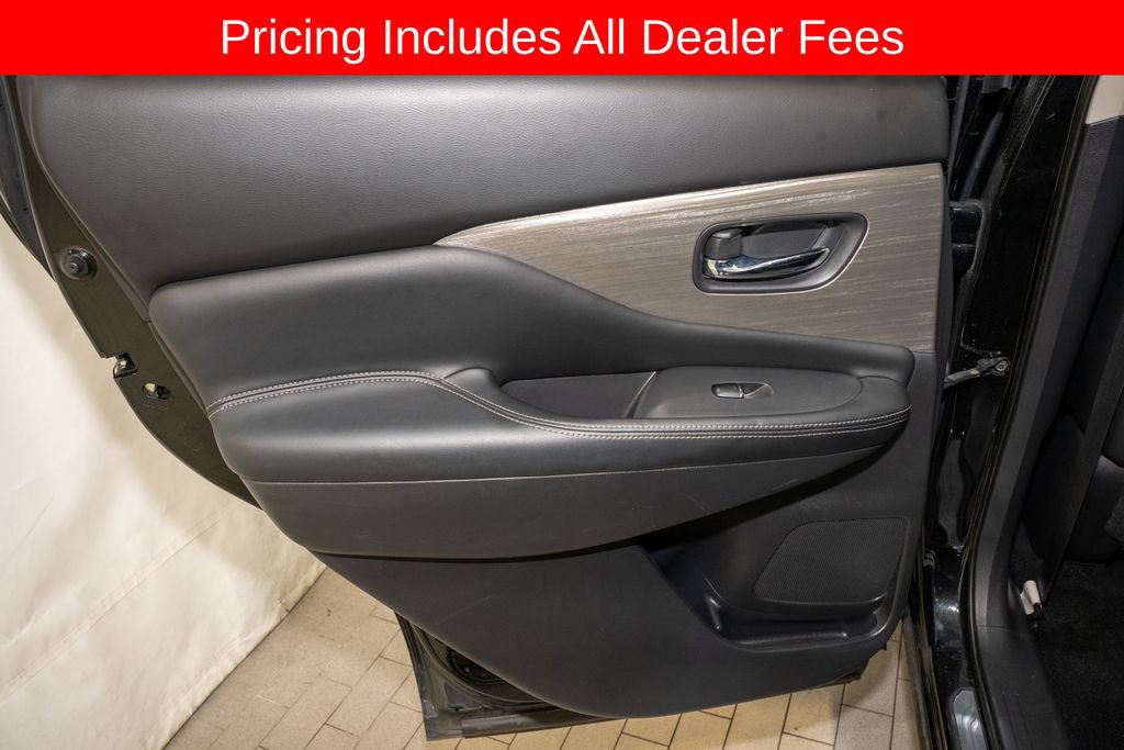 Used 2016 Nissan Murano Platinum w/ Platinum Technology Package FWD image 11