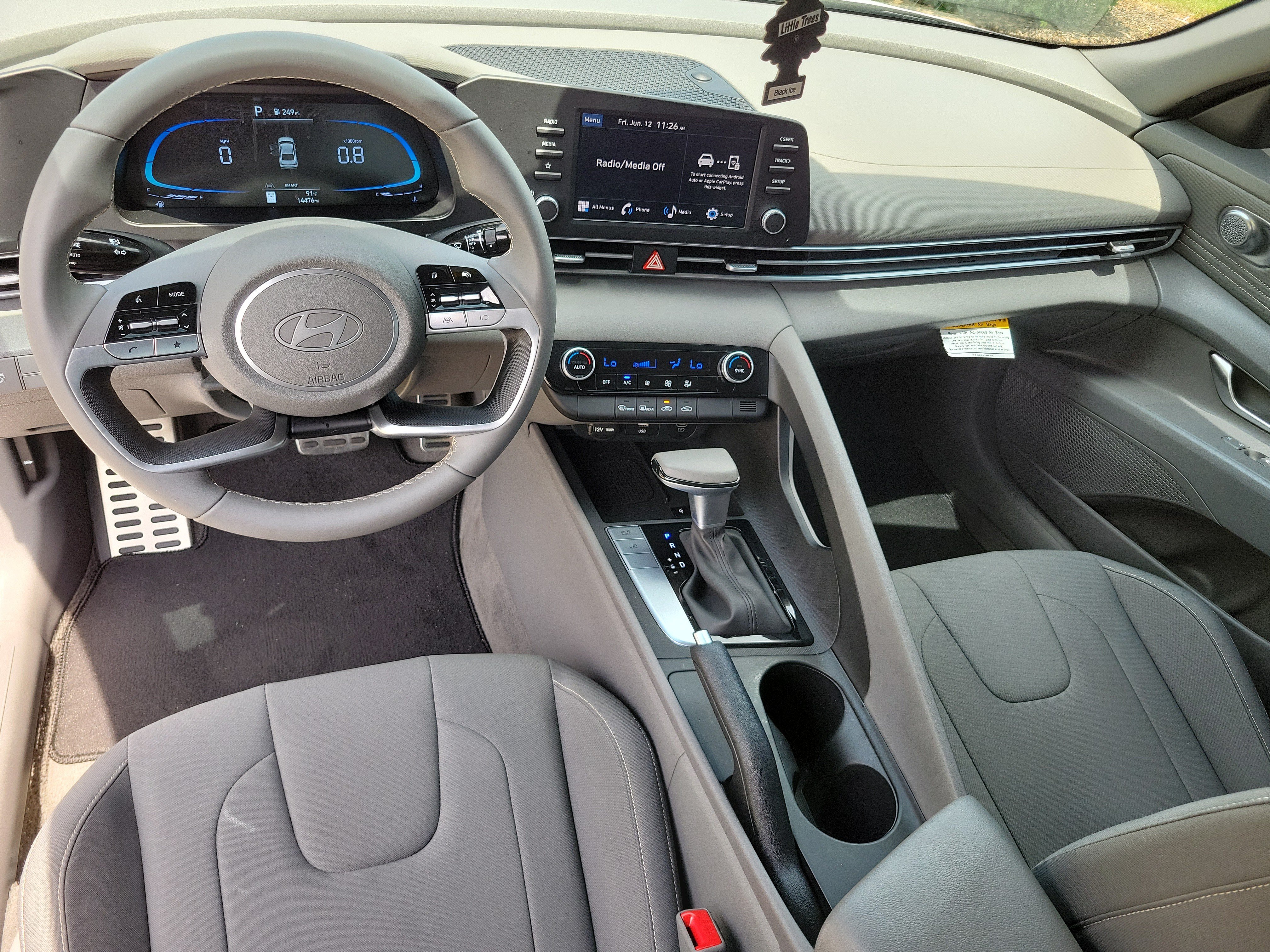 Used 2025 Hyundai Elantra Sport FWD image 8