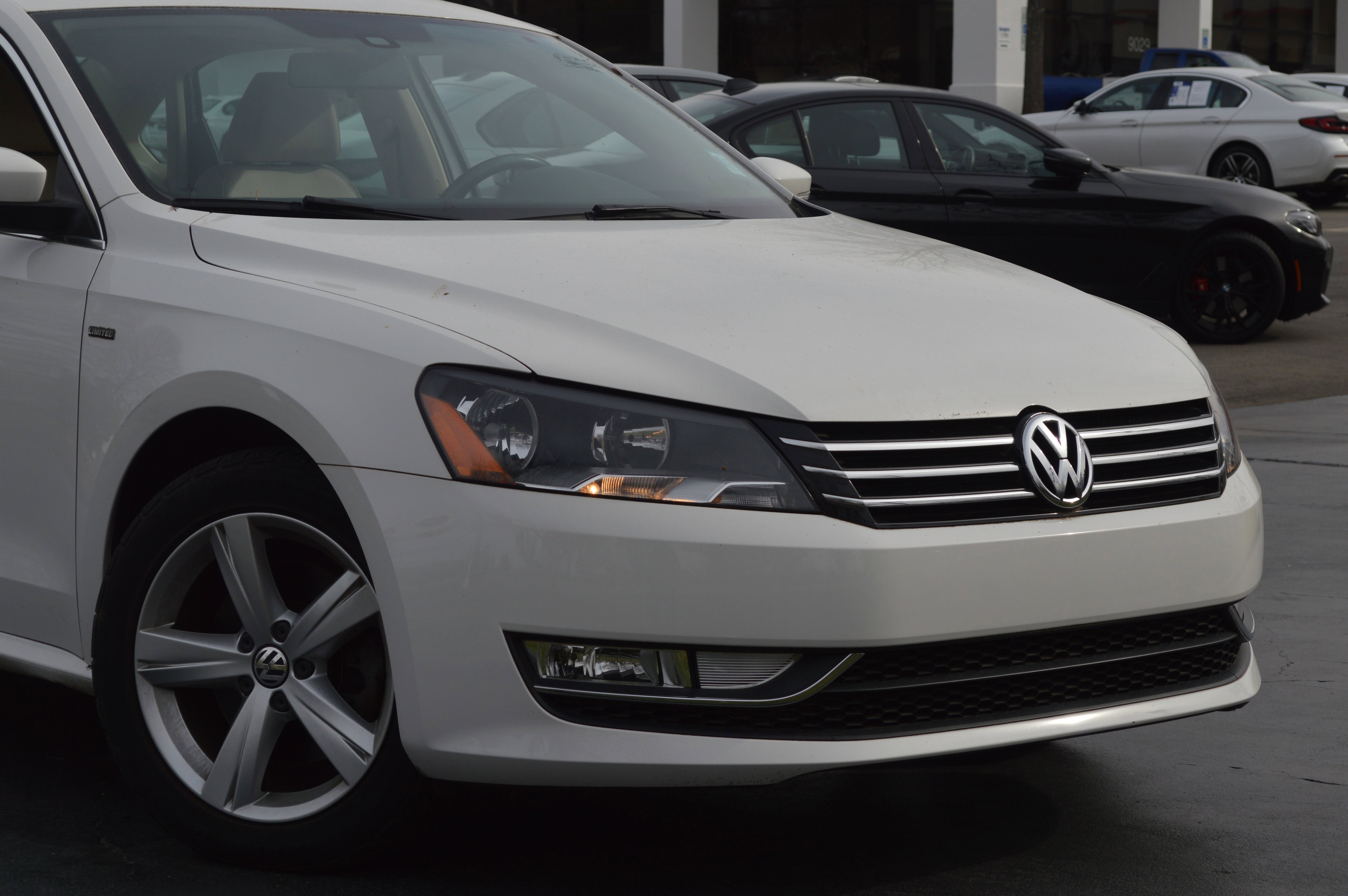 Used 2015 Volkswagen Passat 1.8T Limited Edition image 2