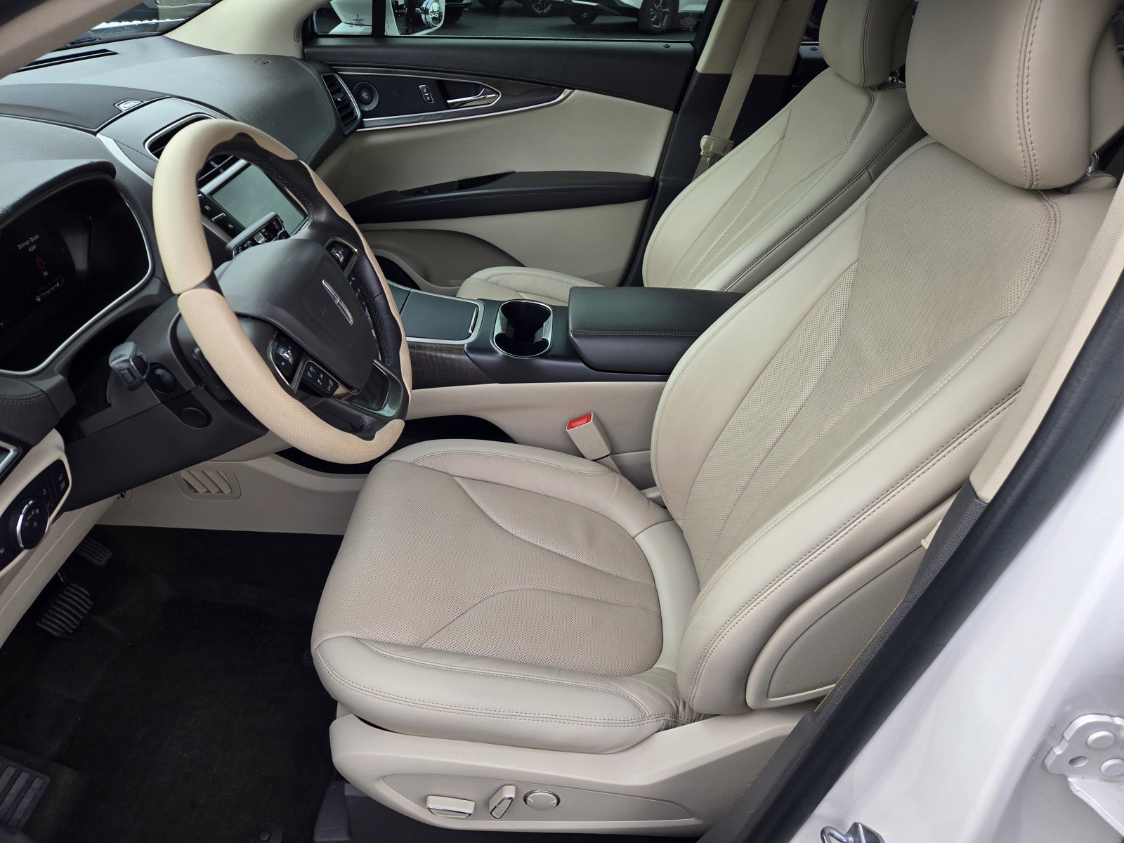 Used 2019 Lincoln Nautilus Reserve AWD/4WD image 15