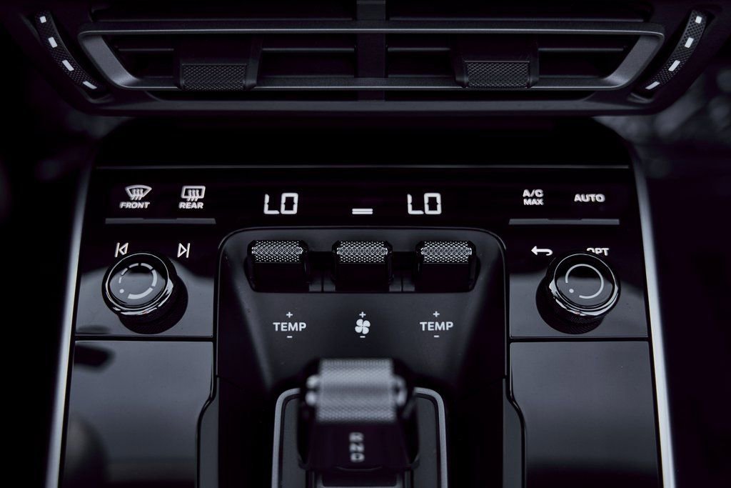 Used 2022 Porsche 911 Turbo S image 66