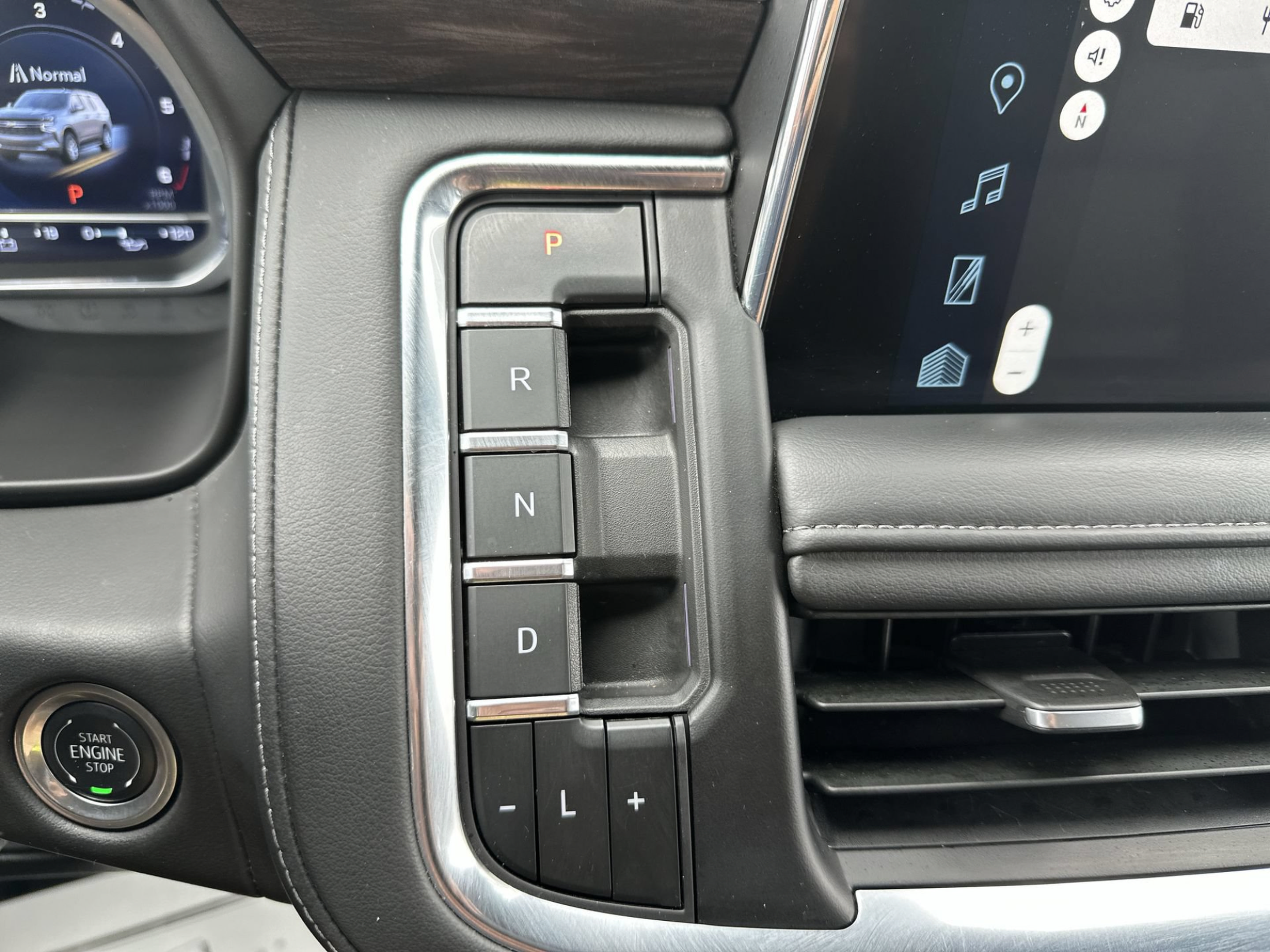 Used 2024 Chevrolet Tahoe LT w/ Luxury Package RWD image 19
