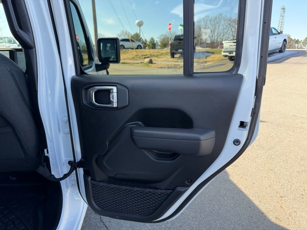 Used 2024 Jeep Gladiator Sport image 32