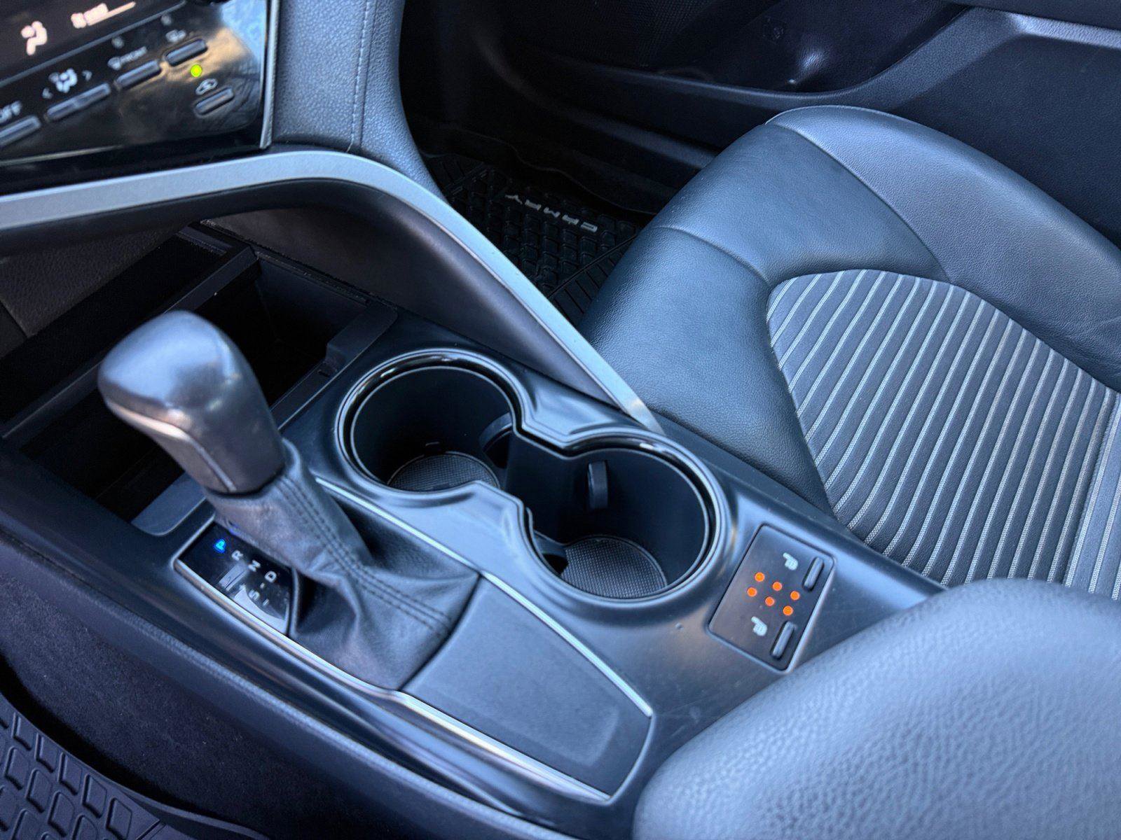 Used 2020 Toyota Camry SE image 26