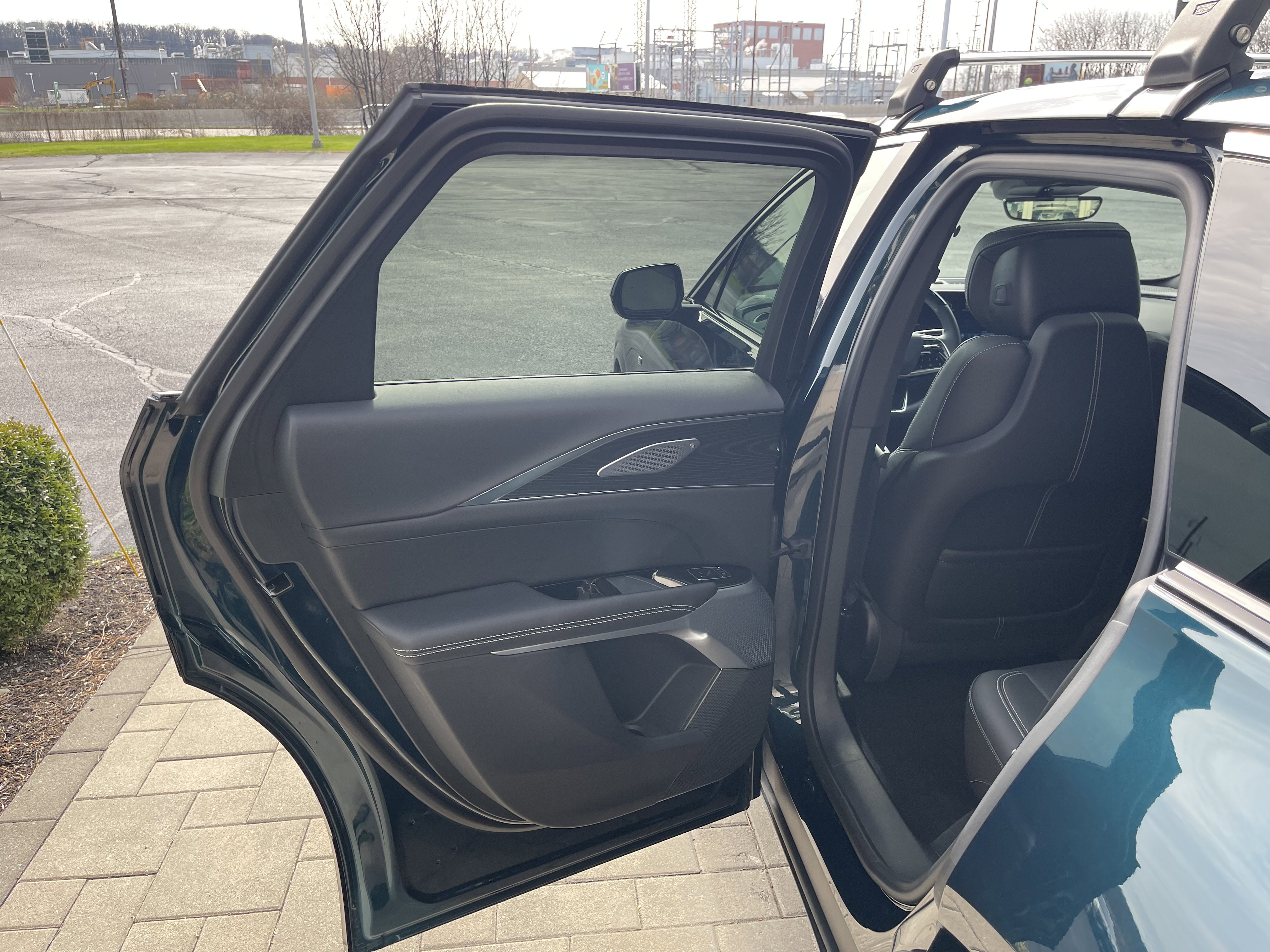 Used 2025 Cadillac Lyriq Luxury image 23