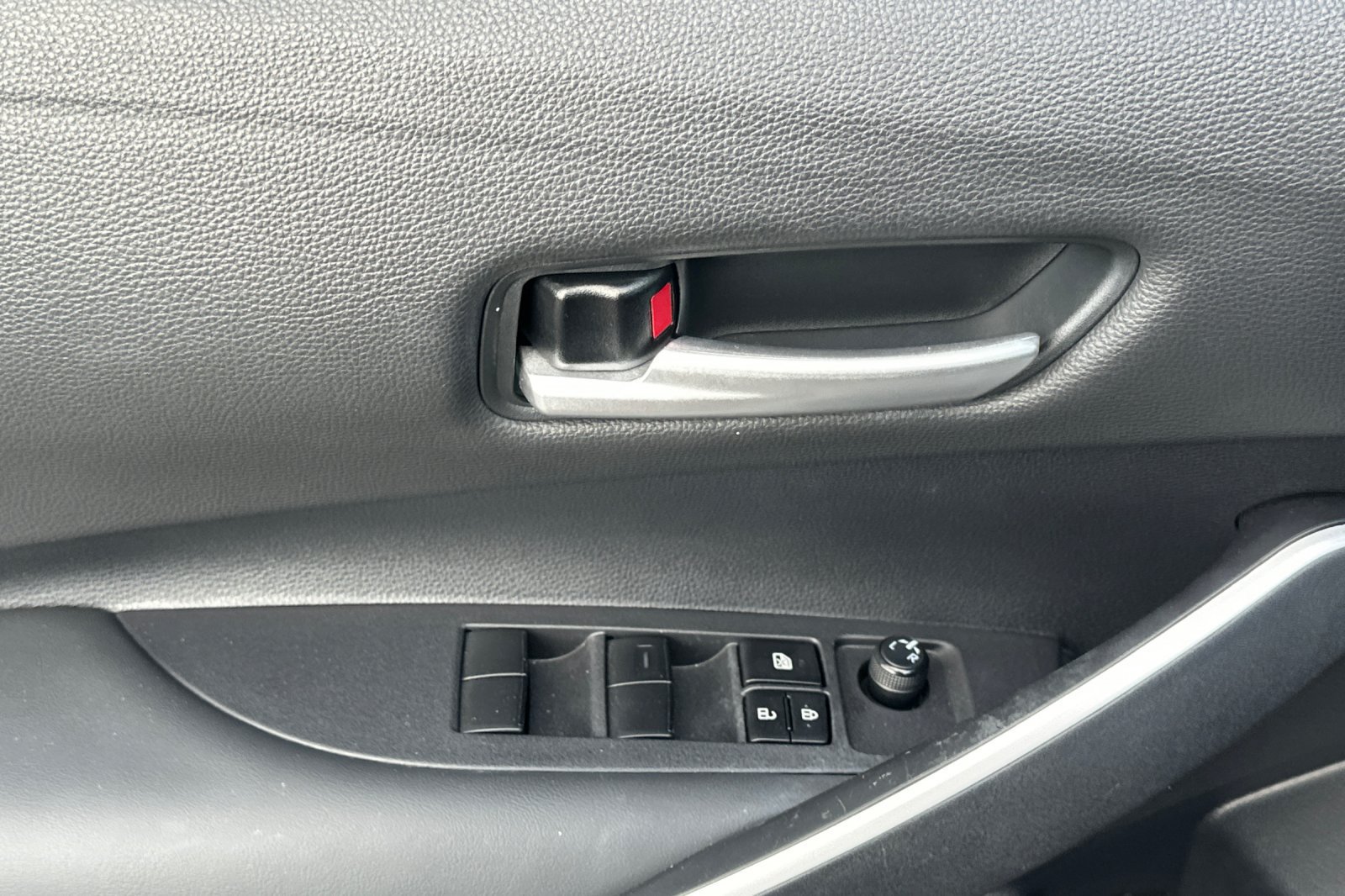 Certified 2024 Toyota Corolla SE FWD image 11