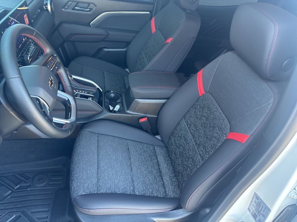 Used 2025 Chevrolet Colorado Z71 w/ Technology Package image 33