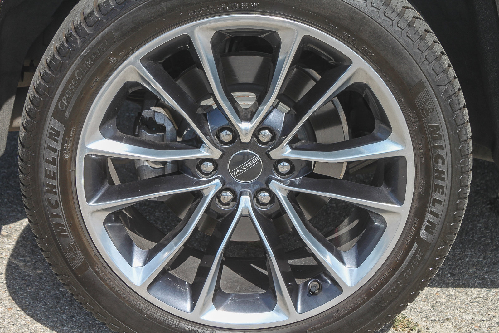 Used 2023 Jeep Wagoneer L Series III w/ Premium Group I image 12