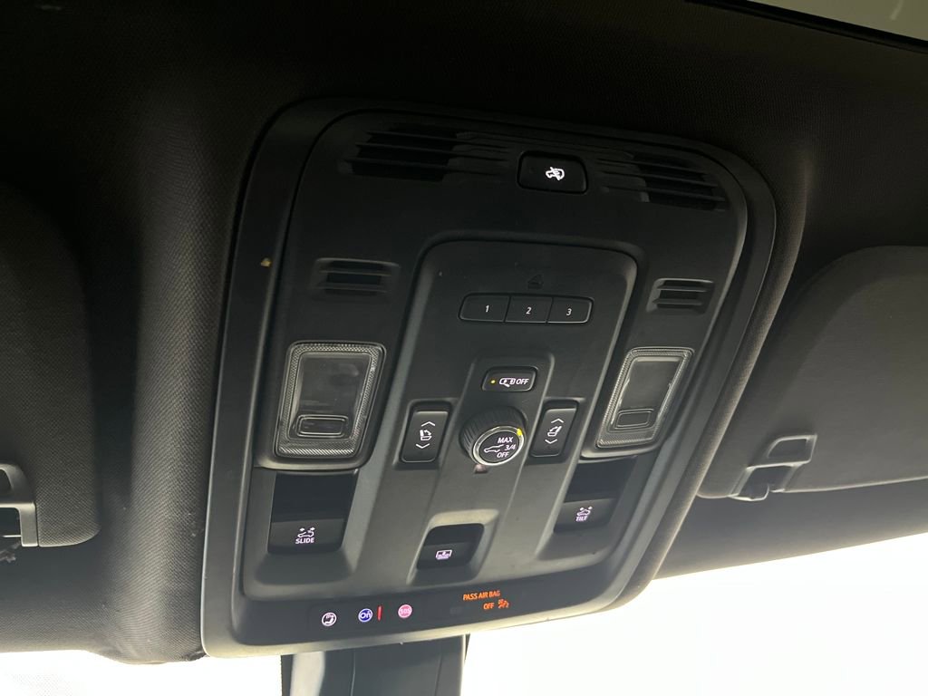 Used 2021 GMC Yukon Denali w/ Denali Premium Package image 31