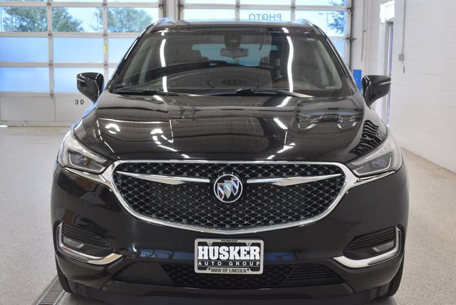 Used 2020 Buick Enclave Avenir w/ Avenir Technology Package AWD/4WD image 3
