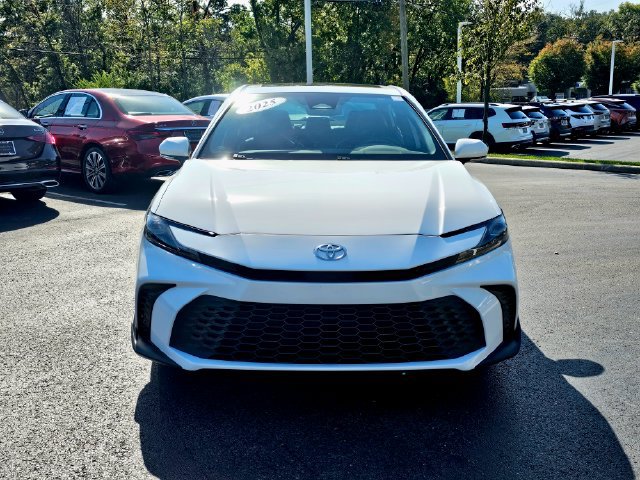Used 2025 Toyota Camry SE w/ Multimedia Upgrade Package FWD image 3