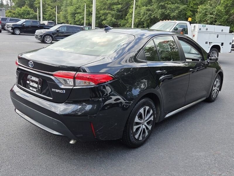 Used 2021 Toyota Corolla LE FWD image 14
