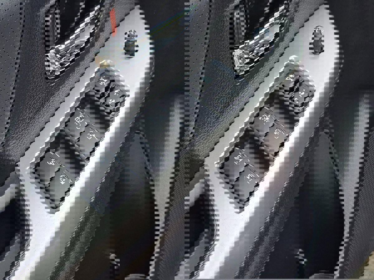 Used 2017 Subaru Crosstrek 2.0i Limited image 31