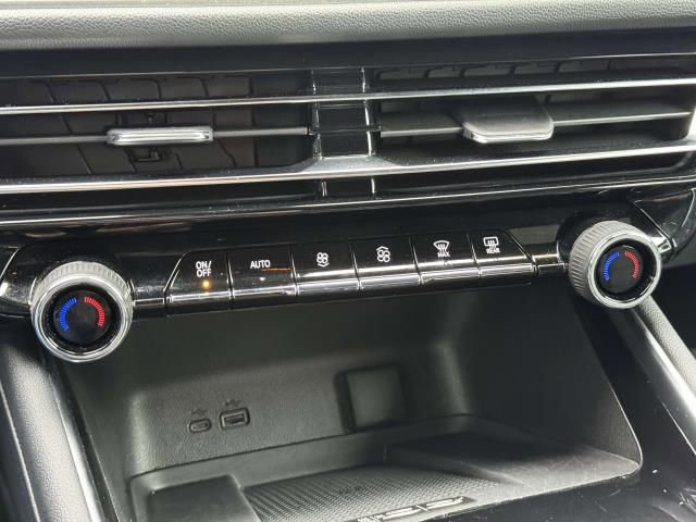 Used 2025 Chevrolet Traverse LT image 29