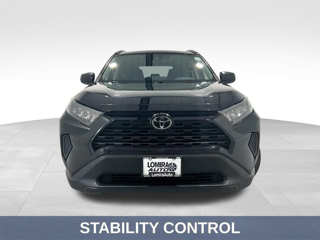 Used 2019 Toyota RAV4 LE AWD/4WD image 3