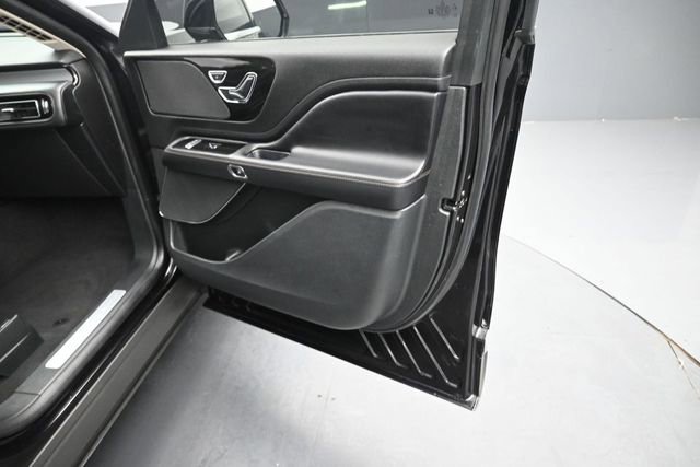 Certified 2023 Lincoln Aviator AWD w/ Premium Package image 33