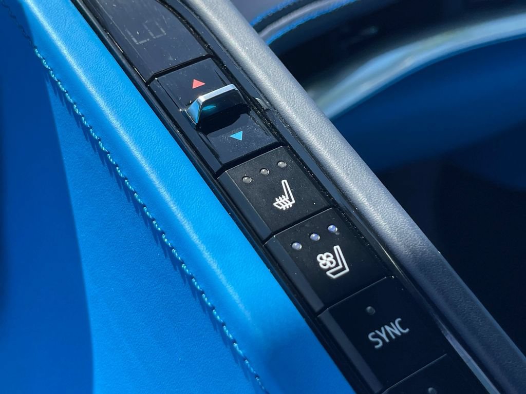 Used 2022 Chevrolet Corvette Stingray Premium Cpe w/ Z51 Performance Package RWD image 24