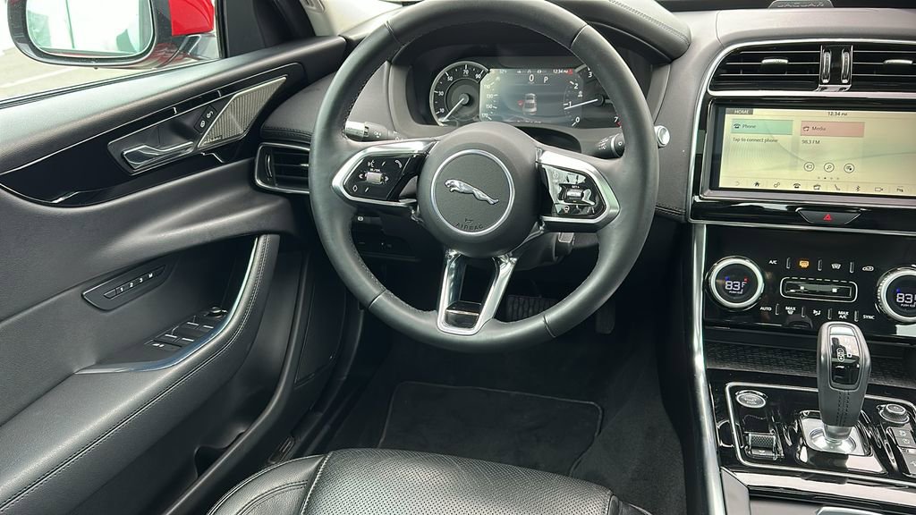 Used 2020 Jaguar XE S image 22