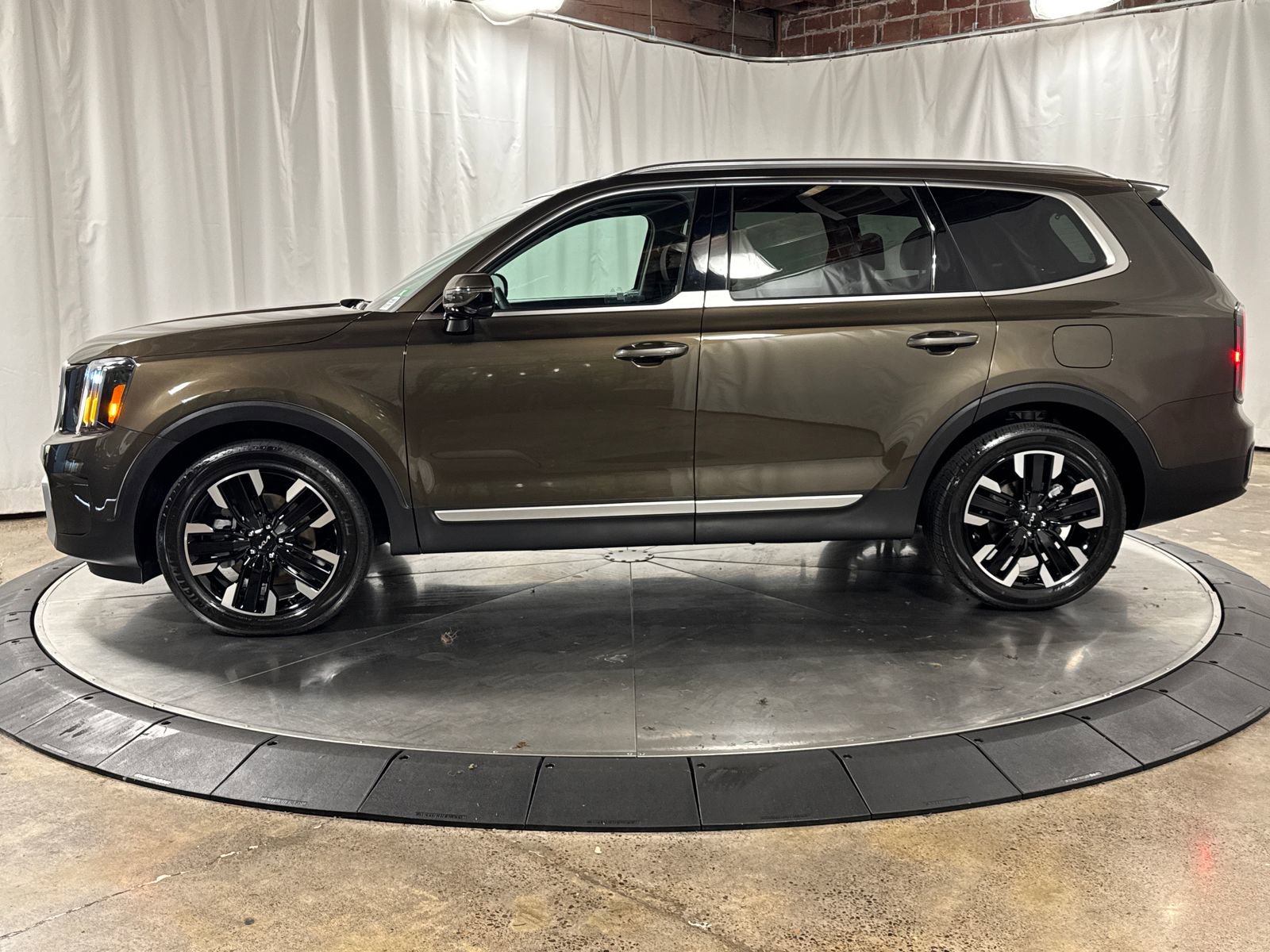 Used 2025 Kia Telluride SX Prestige AWD/4WD image 8