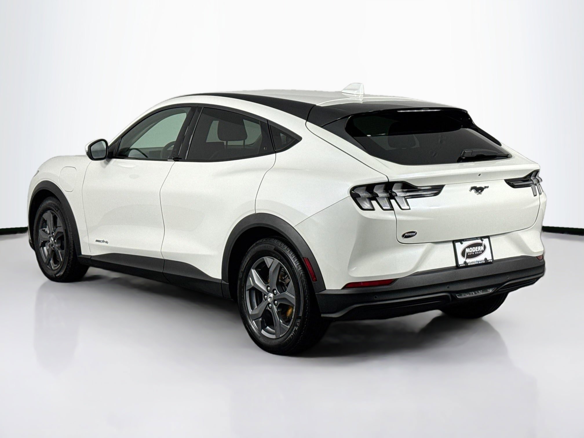 Used 2022 Ford Mustang Mach-E Select AWD/4WD image 9
