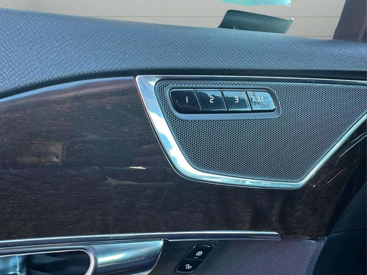 Used 2016 Volvo XC90 T6 Momentum image 26