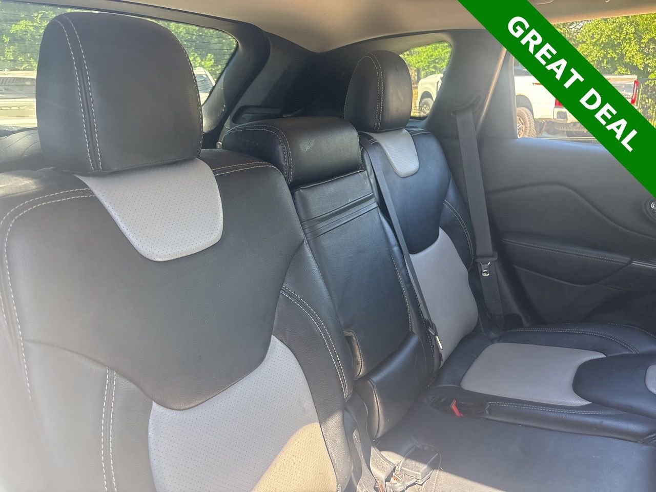 Used 2017 Jeep Cherokee Latitude w/ Safety/Convenience Group image 11