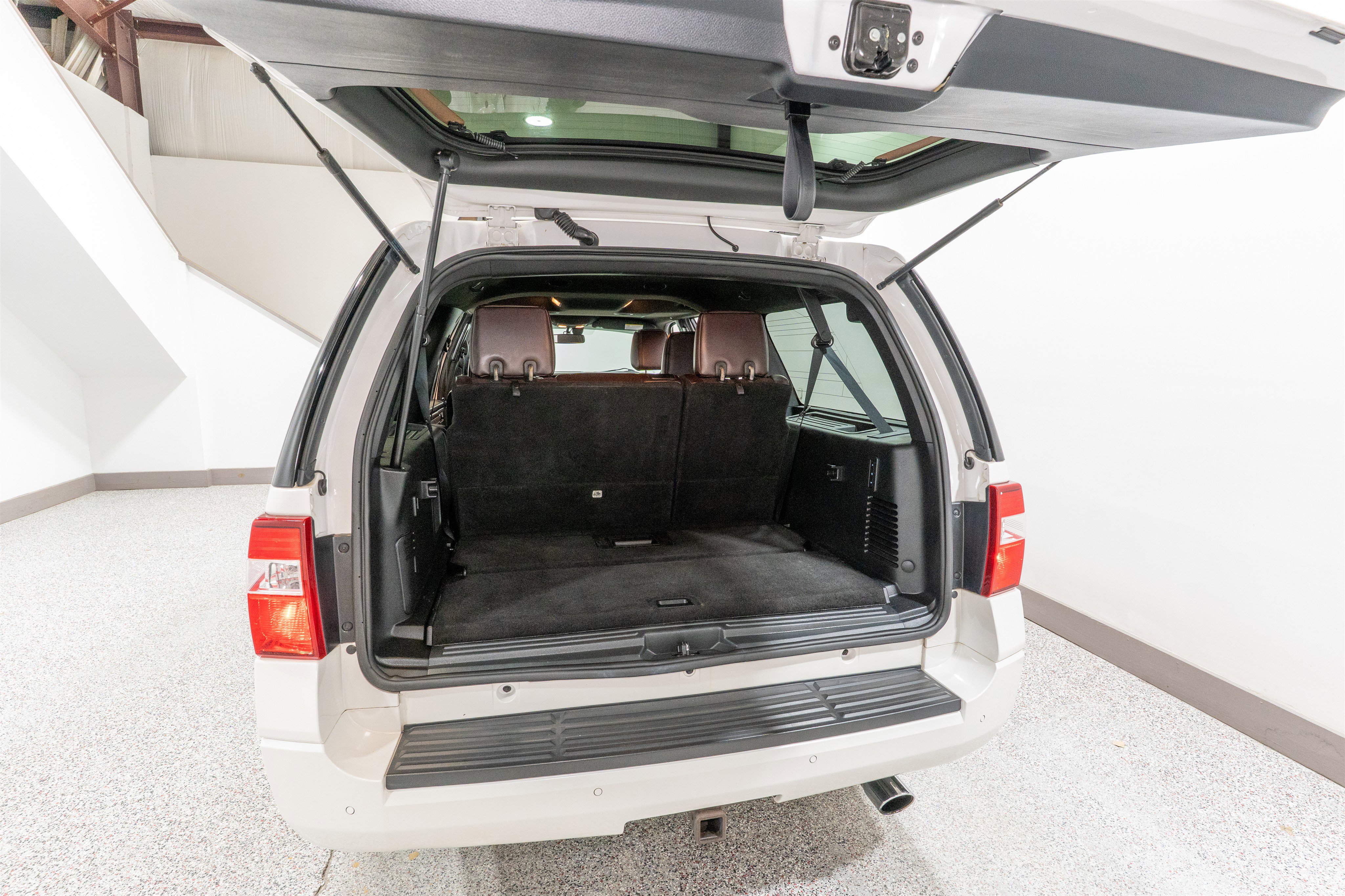 Used 2016 Ford Expedition EL Platinum image 34