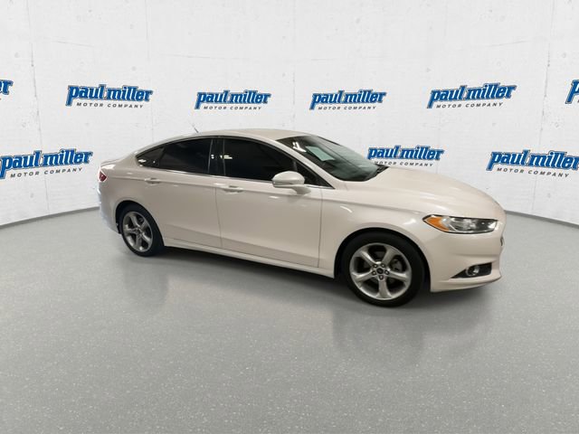 Used 2016 Ford Fusion SE FWD image 13