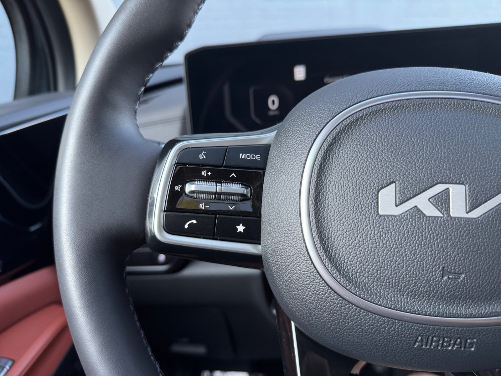 Used 2026 Kia Carnival SX Prestige FWD image 30