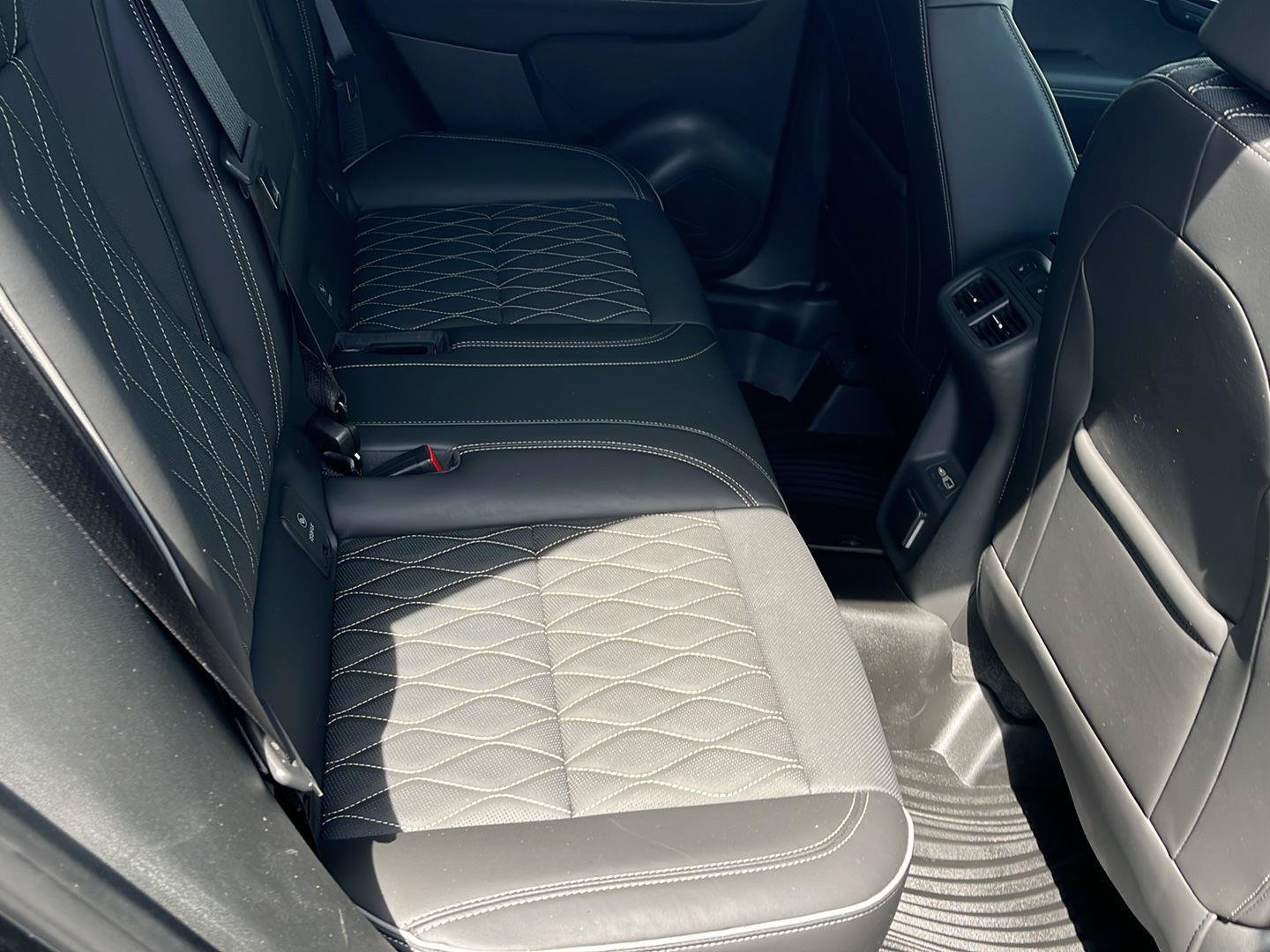 Used 2023 Buick Envision Avenir AWD/4WD image 27