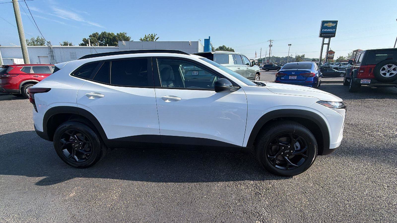 New 2026 Chevrolet Trax LT w/ Driver Confidence Package FWD image 6