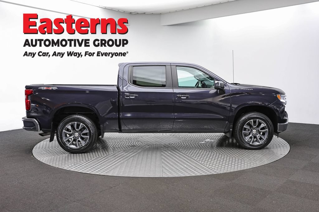Used 2023 Chevrolet Silverado 1500 LT AWD/4WD image 4