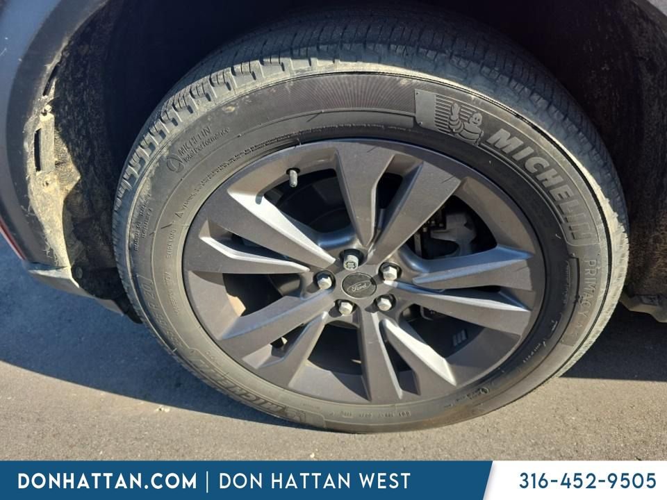 Used 2022 Ford Explorer XLT w/ Equipment Group 202A AWD/4WD image 8