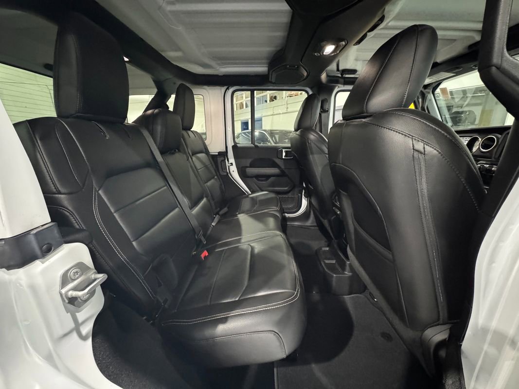 Used 2018 Jeep Wrangler Unlimited Sahara image 37
