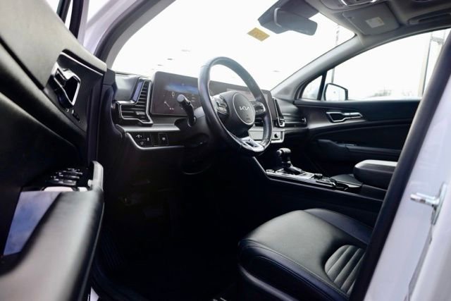 Used 2023 Kia Sportage SX image 14