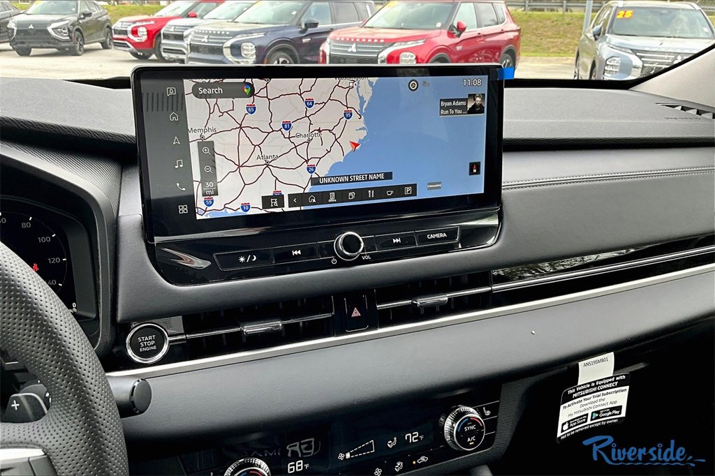 New 2025 Mitsubishi Outlander SE image 7