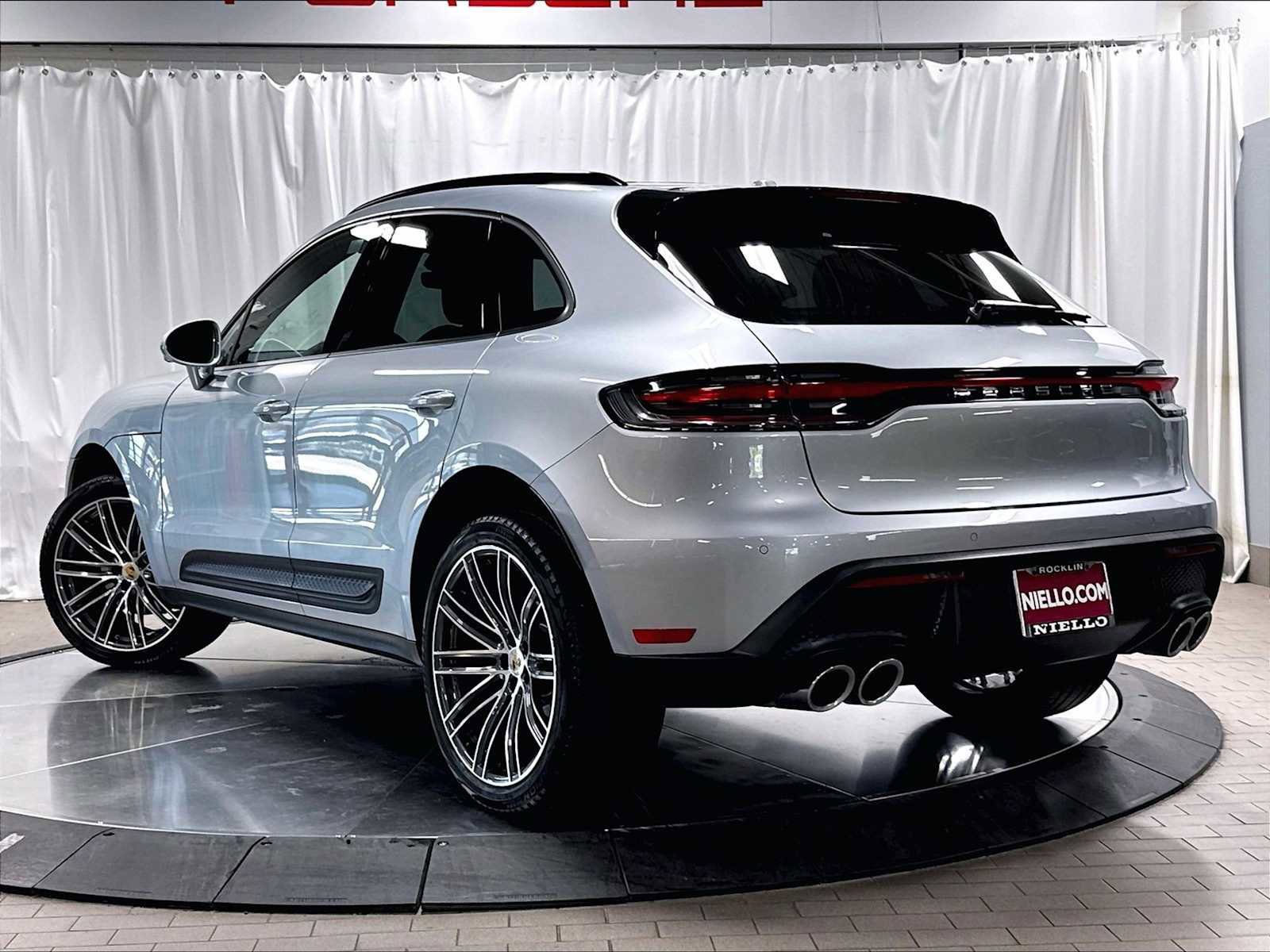 Used 2026 Porsche Macan AWD/4WD image 3