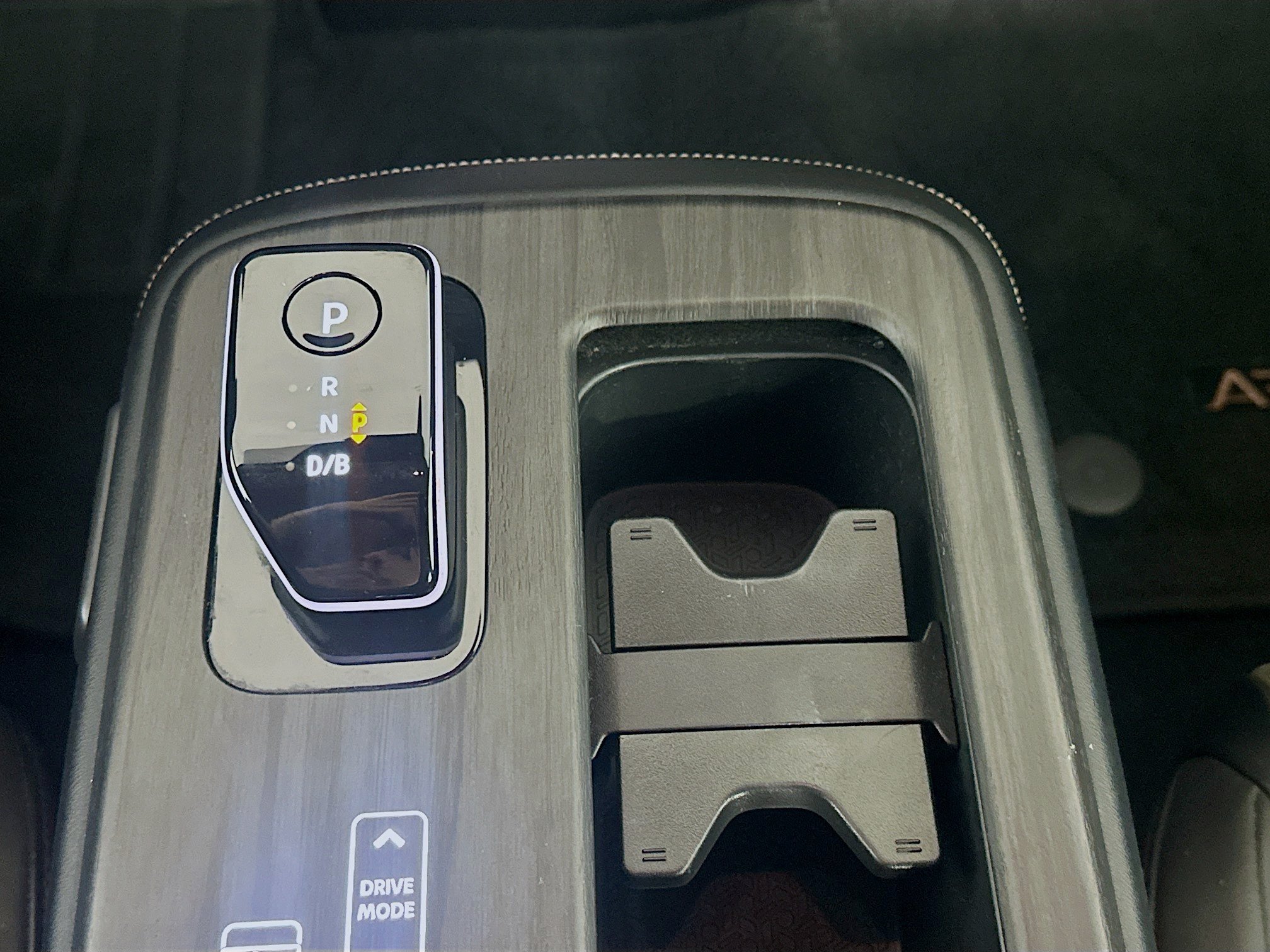 Used 2023 Nissan Ariya FWD image 25