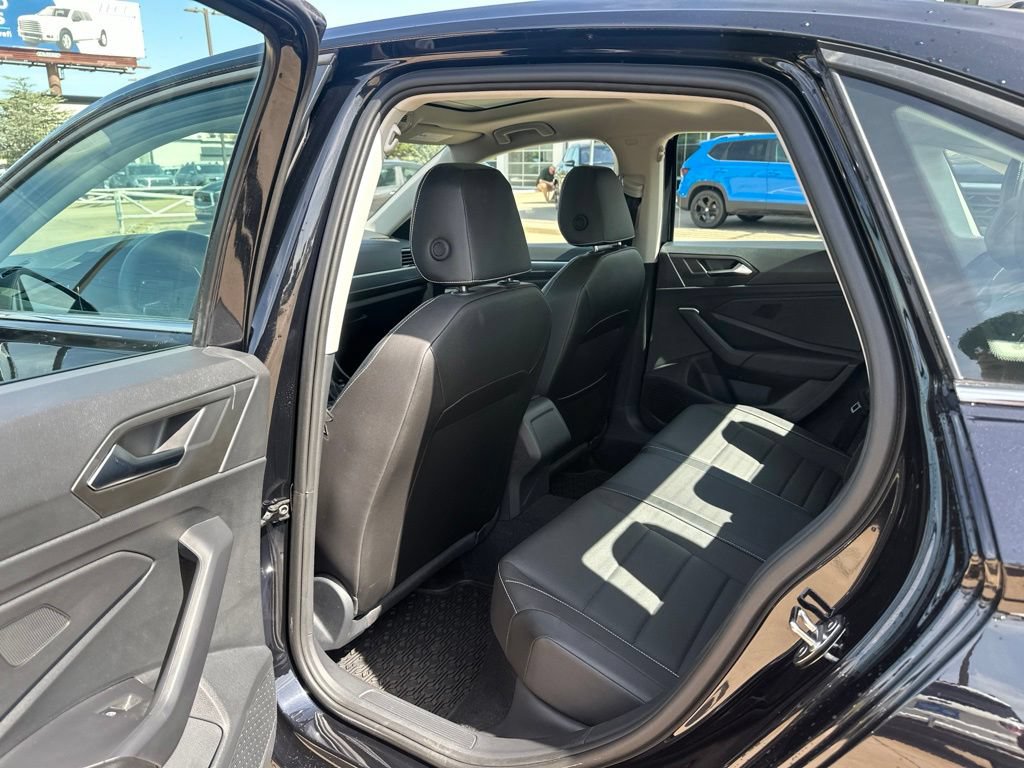 Used 2024 Volkswagen Jetta SE w/ Panoramic Sunroof Package FWD image 13
