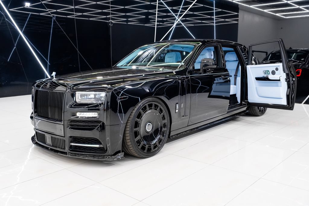 Used 2026 Rolls-Royce Phantom Sedan RWD image 32