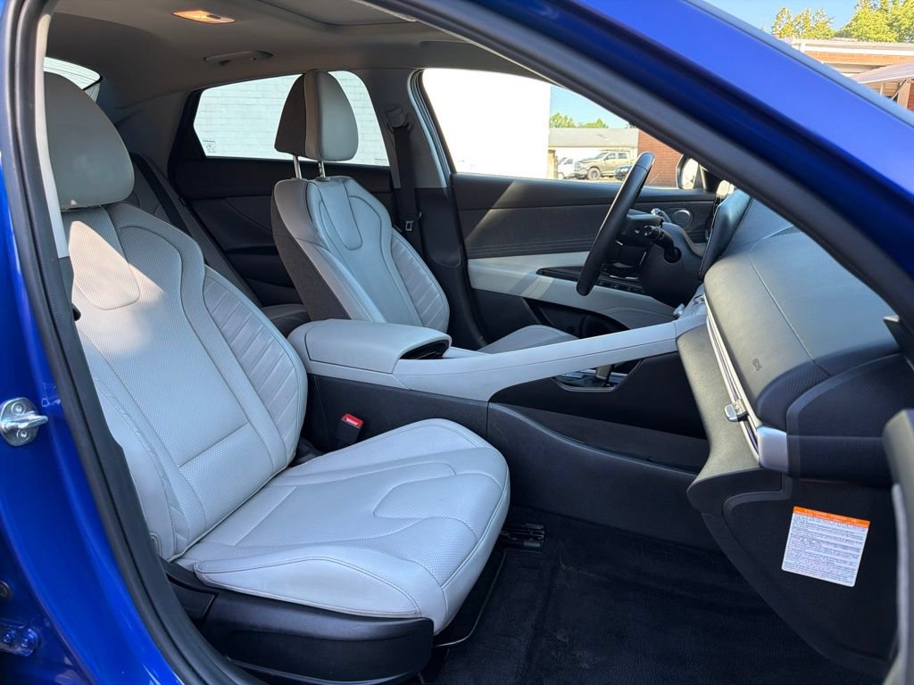 Used 2024 Hyundai Elantra Limited FWD image 14