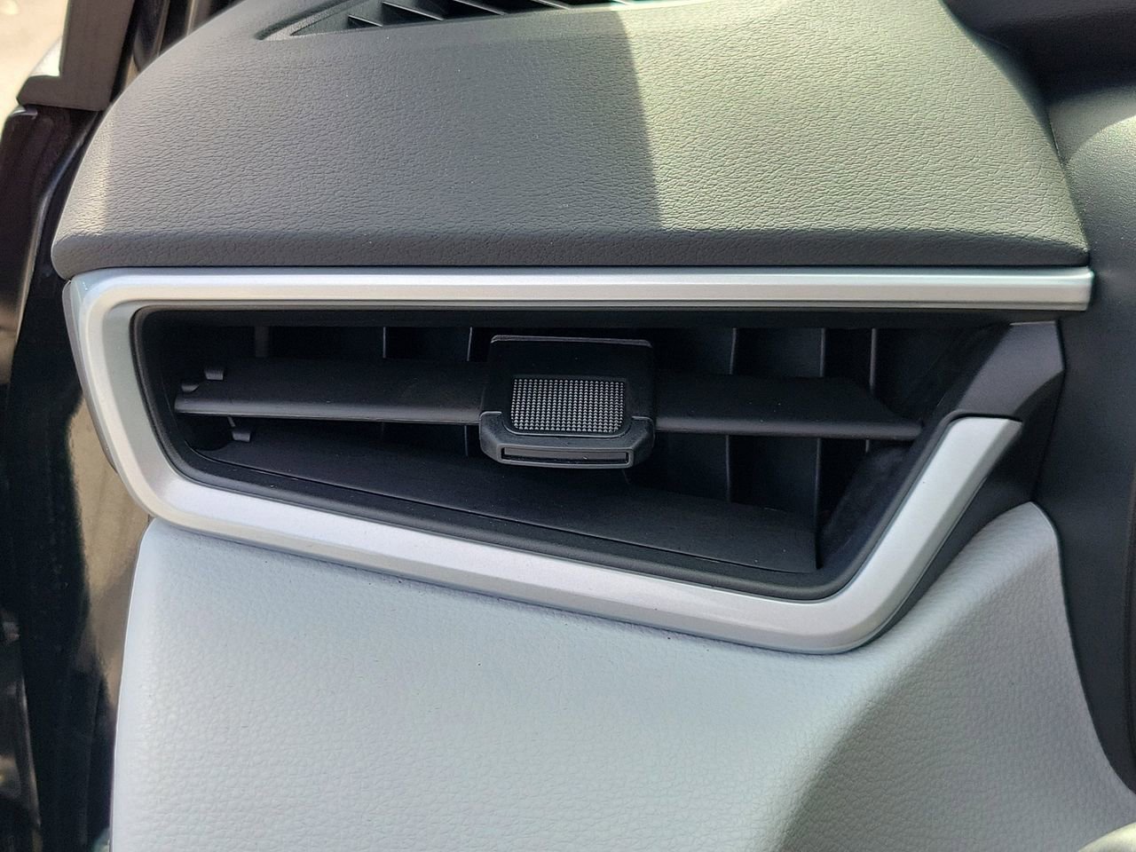 New 2026 Toyota Corolla SE image 30