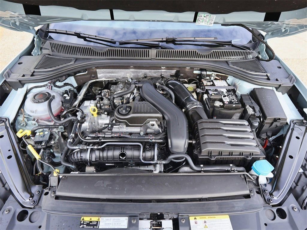 Certified 2025 Volkswagen Jetta SEL image 31
