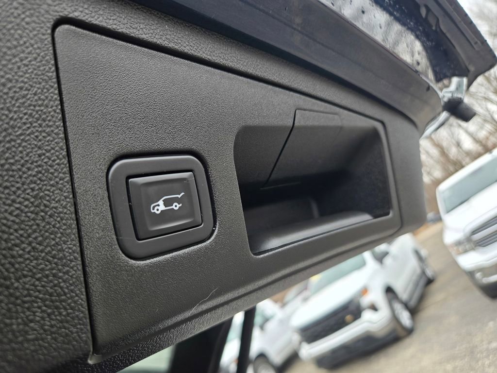 Used 2020 Cadillac XT4 Sport w/ Technology Package FWD image 35