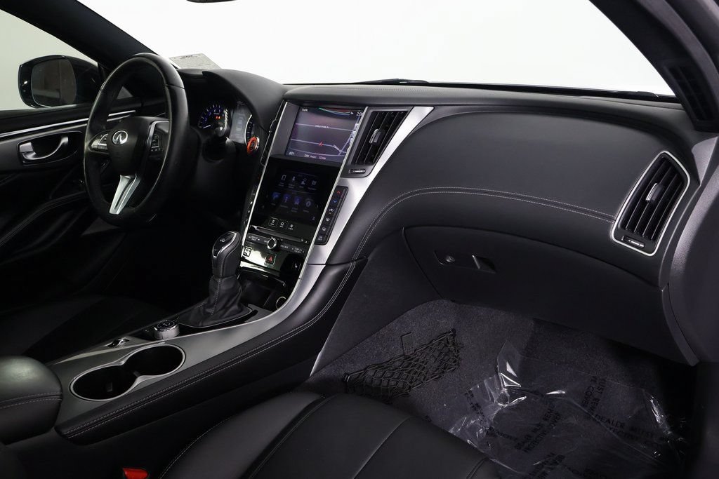 Used 2019 INFINITI Q60 3.0t Luxe w/ Essential Package RWD image 9