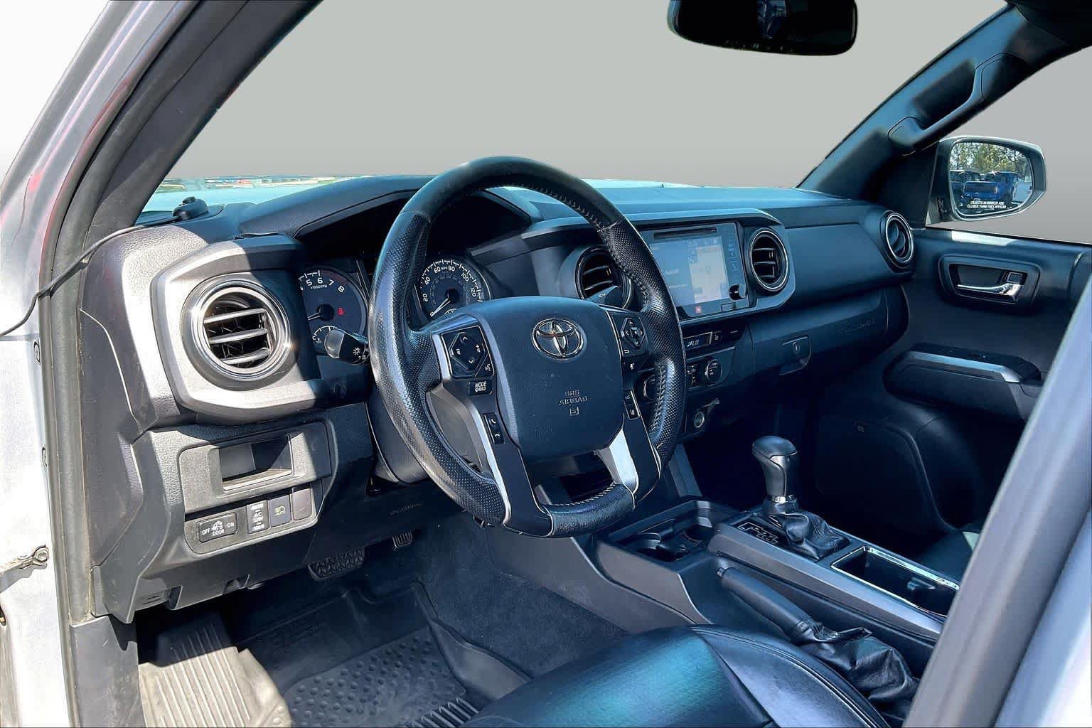 Used 2019 Toyota Tacoma TRD Off-Road AWD/4WD image 15
