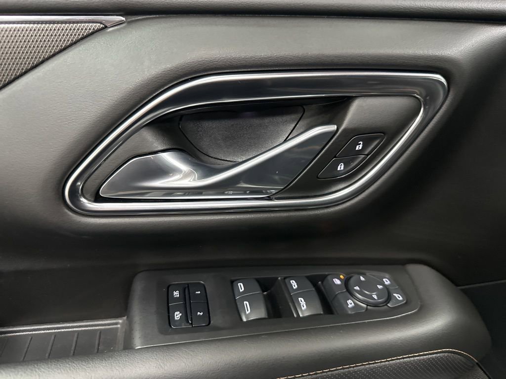 Used 2024 GMC Yukon AT4 w/ Technology Package AWD/4WD image 20