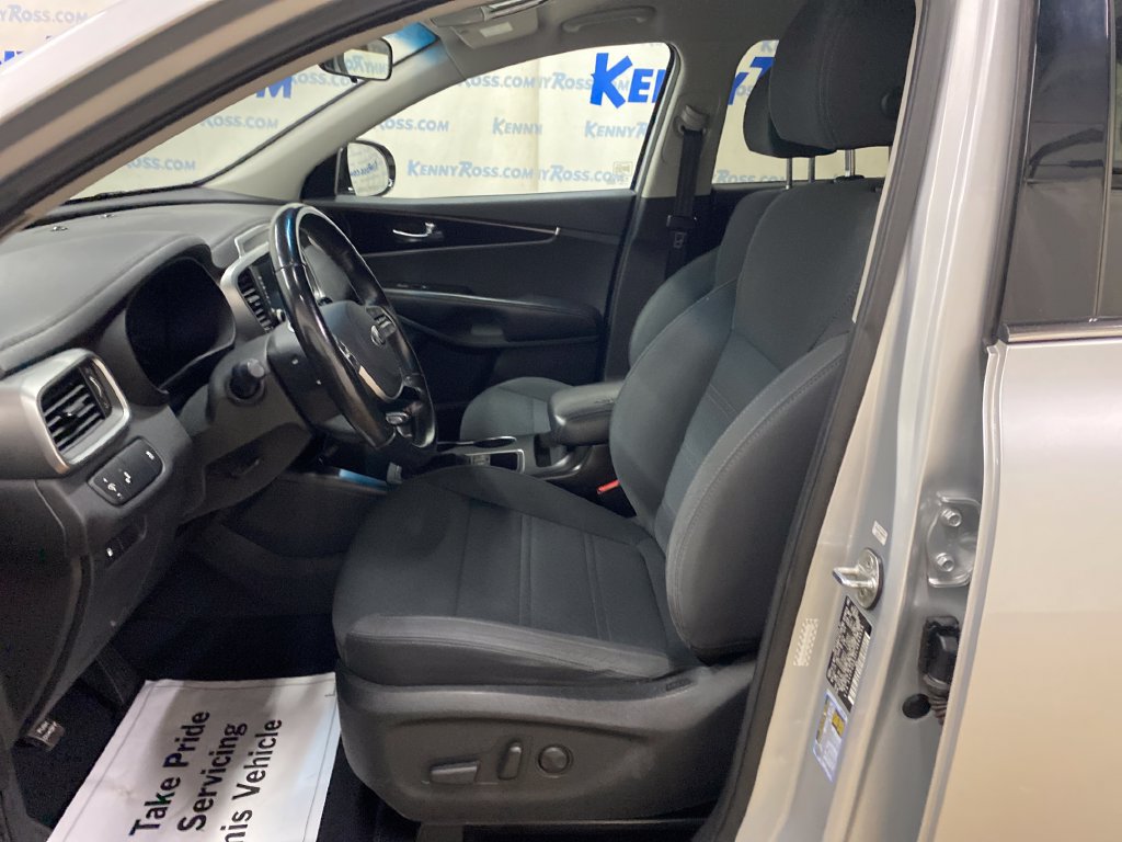 Used 2020 Kia Sorento LX w/ LX I4 Convenience Package AWD/4WD image 9