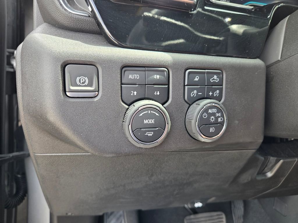 Certified 2025 Chevrolet Silverado 3500 LTZ w/ LTZ Convenience Package image 25