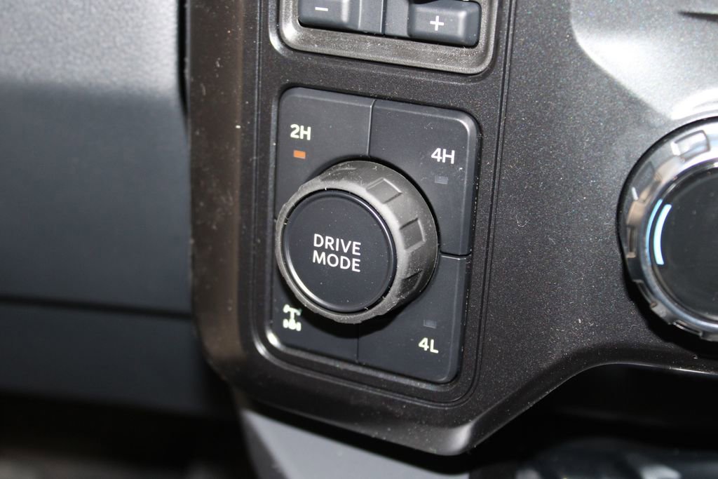 New 2026 Ford F250 Lariat w/ Black Appearance Package image 46